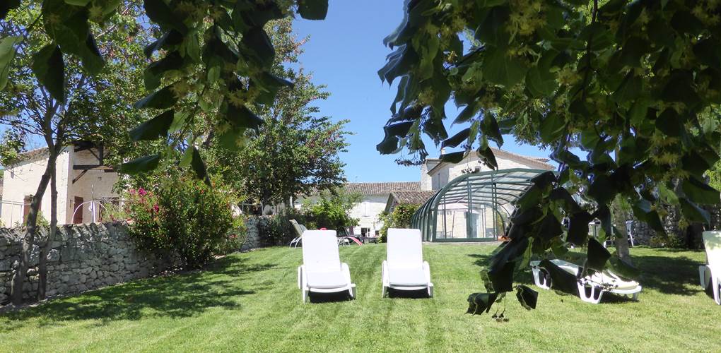 Saint Roch Tournecoupe gîte et chambres d'hôtes jardin piscine maison a