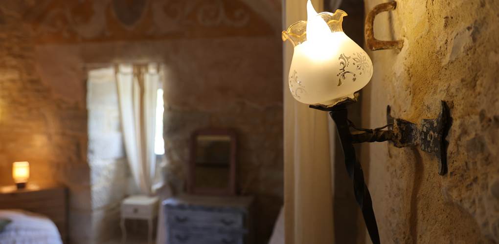 Chateau de Saint Chamarand, chambre de la Reine, la TOUR medievale  (2)