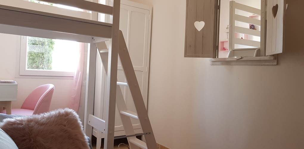 Miroir fenêtre coeurs chambre enfant gite Provence Luberon Lub'heureux