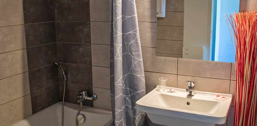 Chambre twin Ardèche, près de Vallon Pont d'Arc Salle de Bain