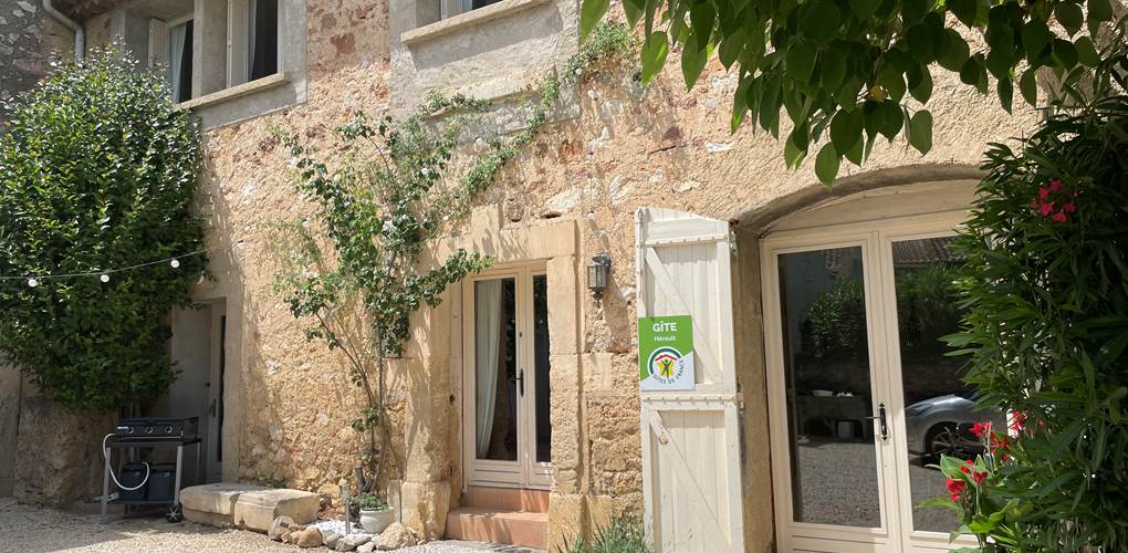 La façade avant du gite