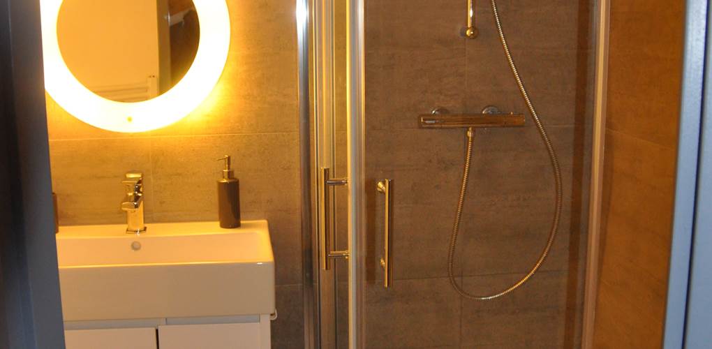 ESTABLOU #5 salle de bain e´tage