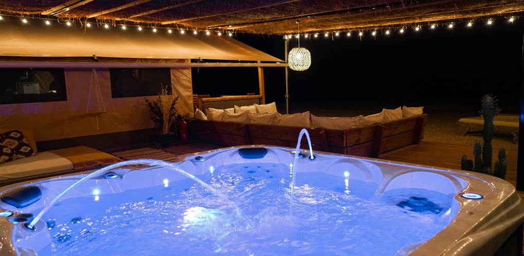 Le jacuzzi de nuit