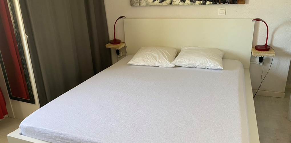 Coin nuit avec lit de 160 et dressing