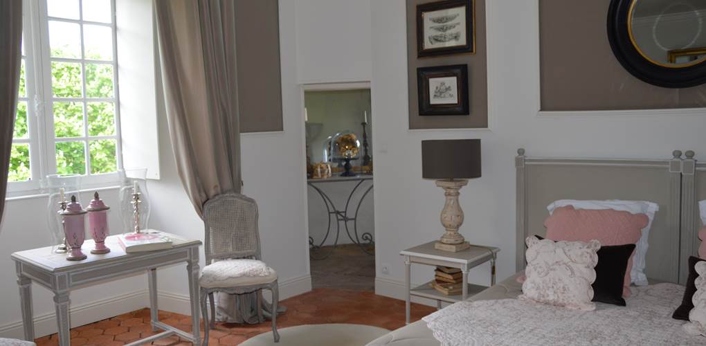 chambre rose corrèze tourisme chateau