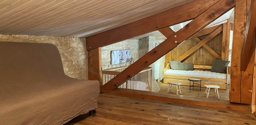 Chambre donnant sur mezzanine
