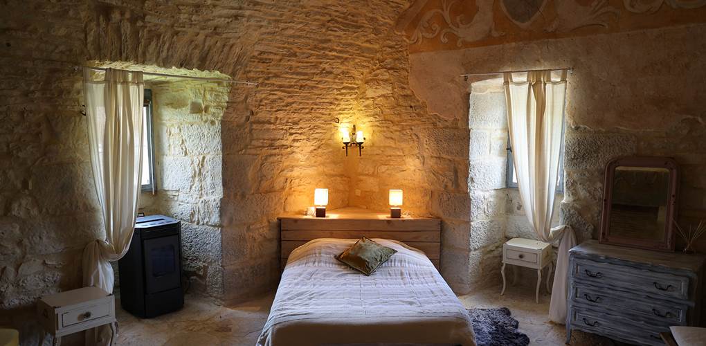 Chateau de Saint Chamarand, chambre de la Reine, la TOUR medievale