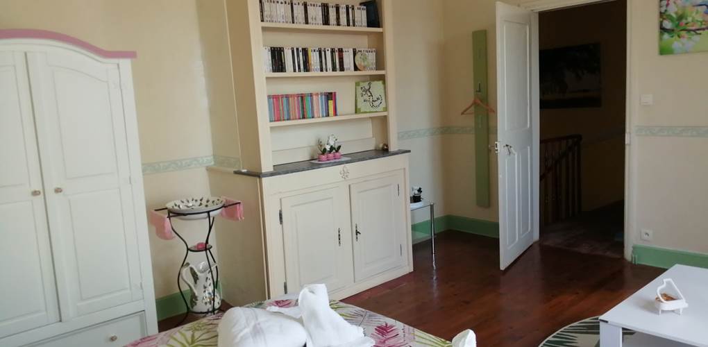 L'entrée de la chambre