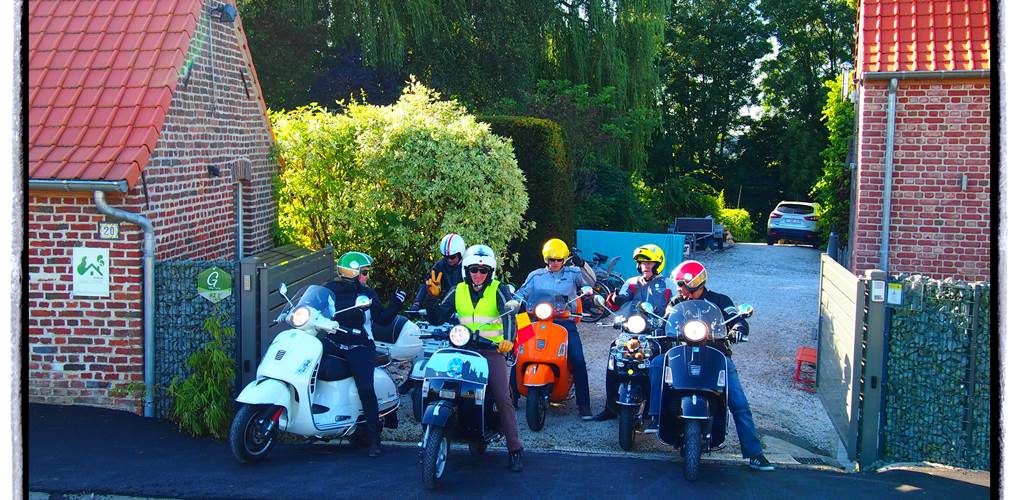 Visiteurs en club Vespa