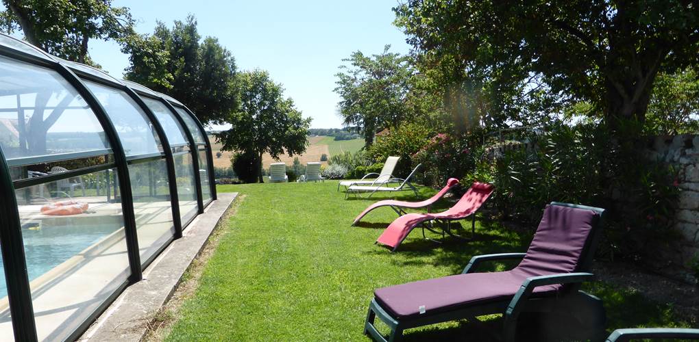 Saint Roch Tournecoupe gîte et chambres d'hôtes jardin piscine vallée b