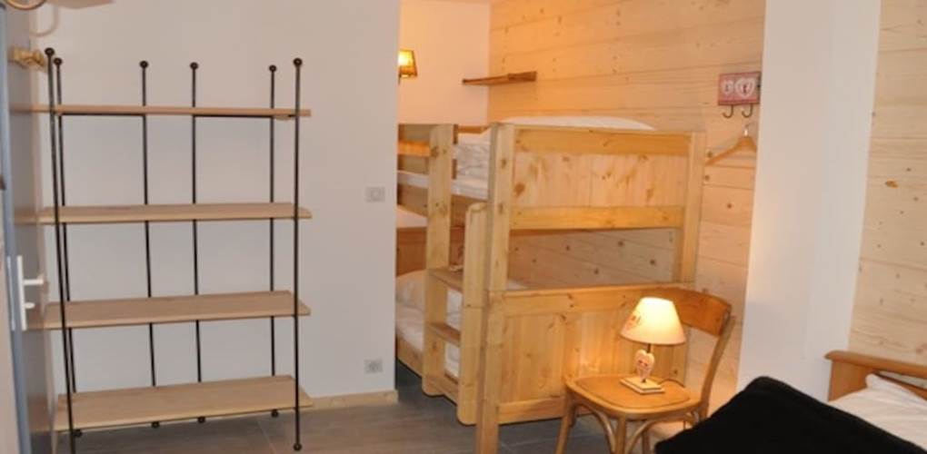 ESTABLOU #6 Chambre 01