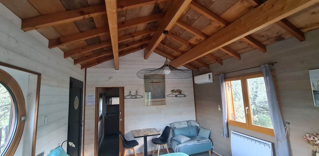 La chambre de la cabane dans l'arbre