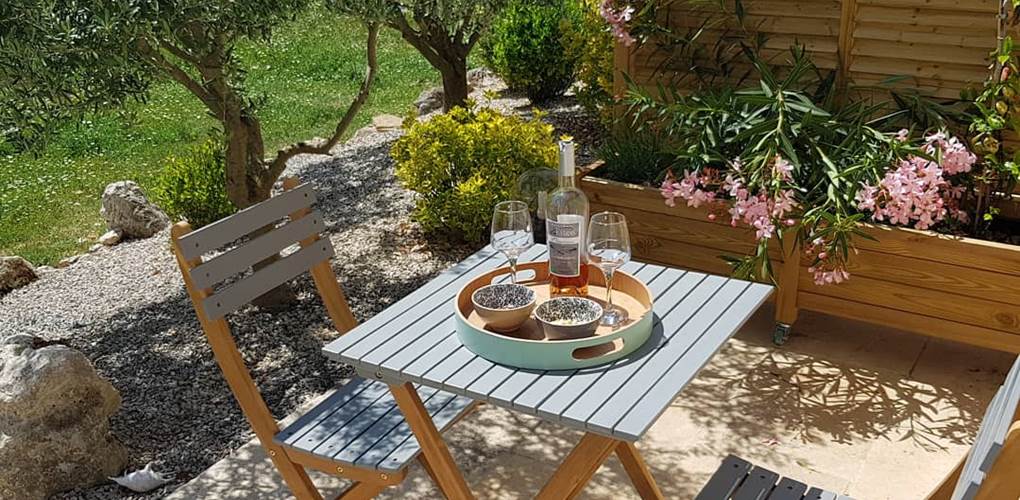 Terrasse Sud du gîte Moments_Intenses_en_Provence