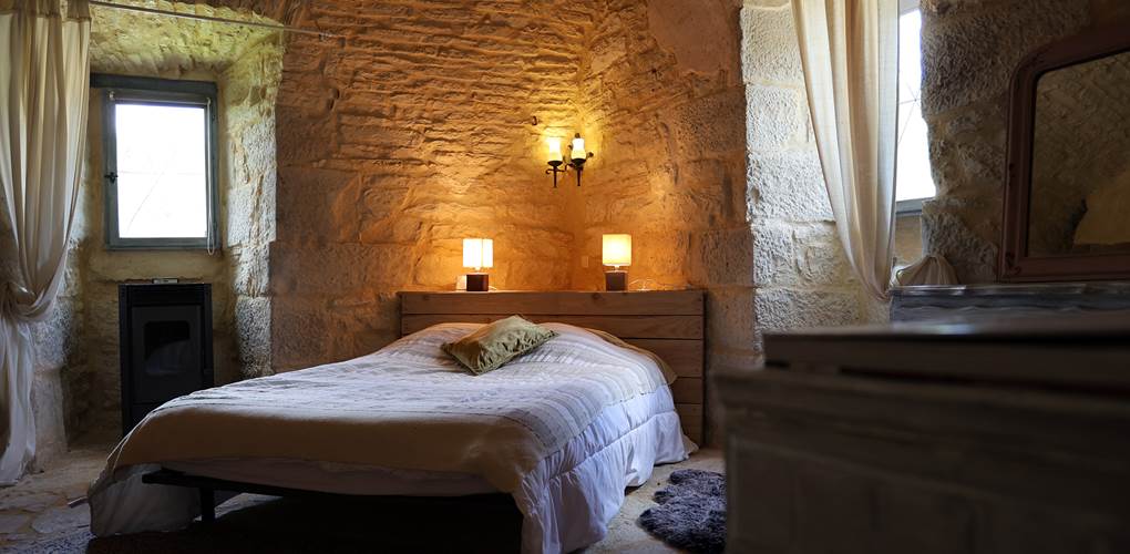 Chateau de Saint Chamarand, chambre de la Reine, la TOUR medievale  (3)