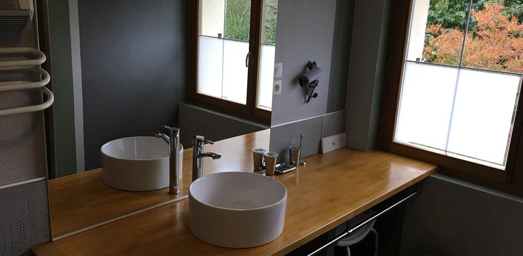 Grande salle de bain Suite Papillon La Forestière Chambres hôtes quercy occitanie montauban gaillac monclar