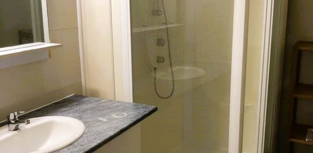 Gîte CARAÏBES salle de bain