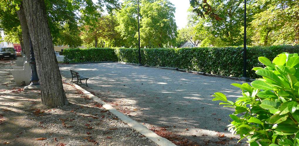 Saint Roch Tournecoupe gîte et chambres d'hôtes pétanque municipal à 80 m de l'établissement