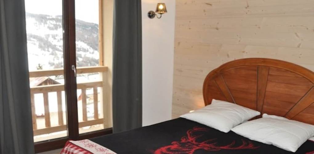ESTABLOU #6 Chambre 02