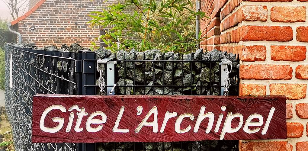Entrée du gîte par le chemin...