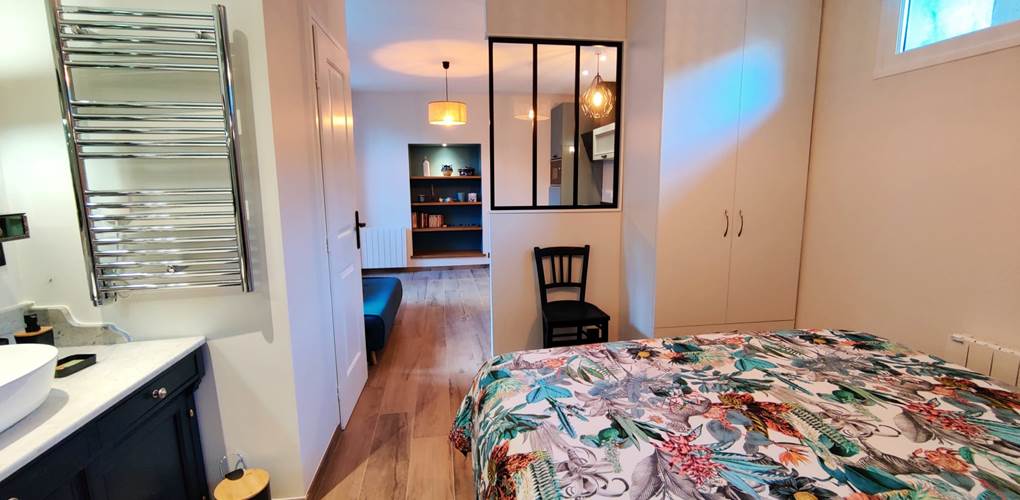 Côté chambre vue sur séjour