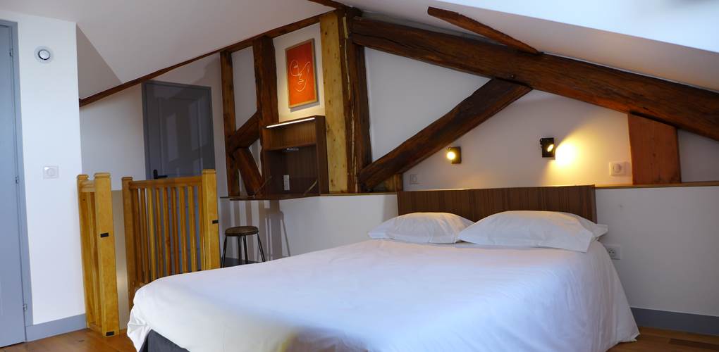 Les Versaillaises " sous les toits" chambre