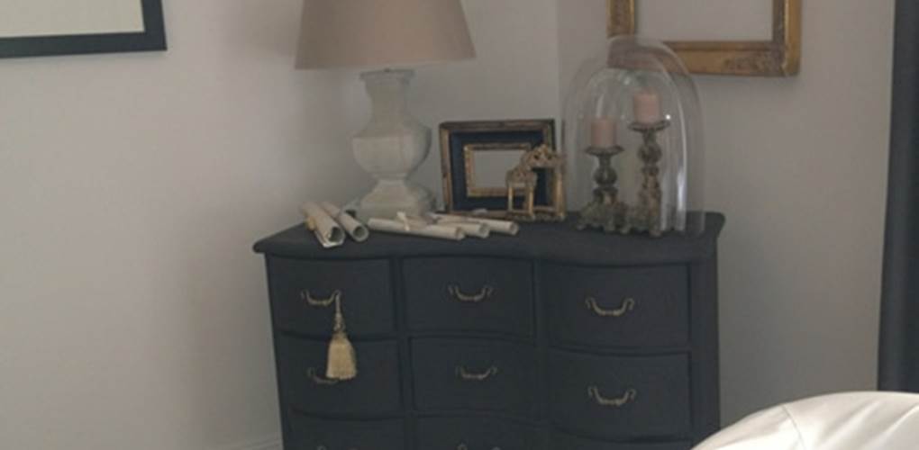 Chambre Jacinthe - Décoration et commode