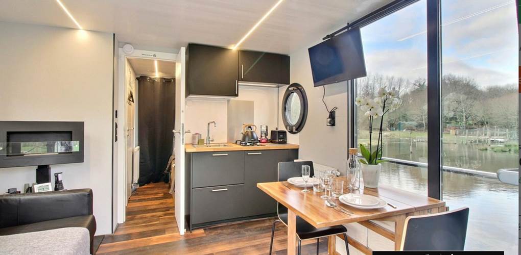 ecolodge charles ashton salon