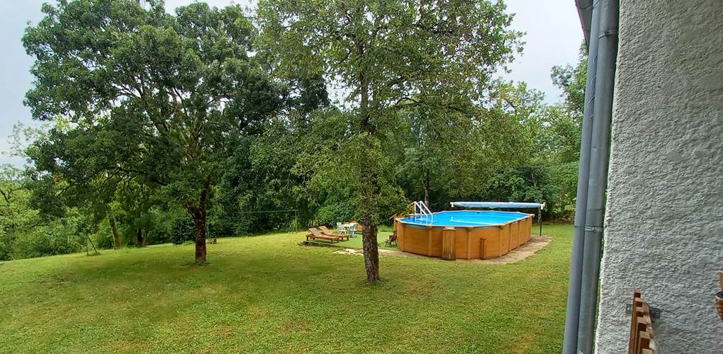 piscine vue de la terrasse