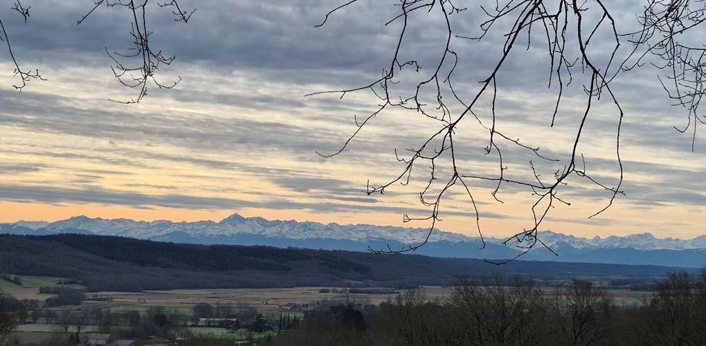 LA CHAINE DES PYRENEES