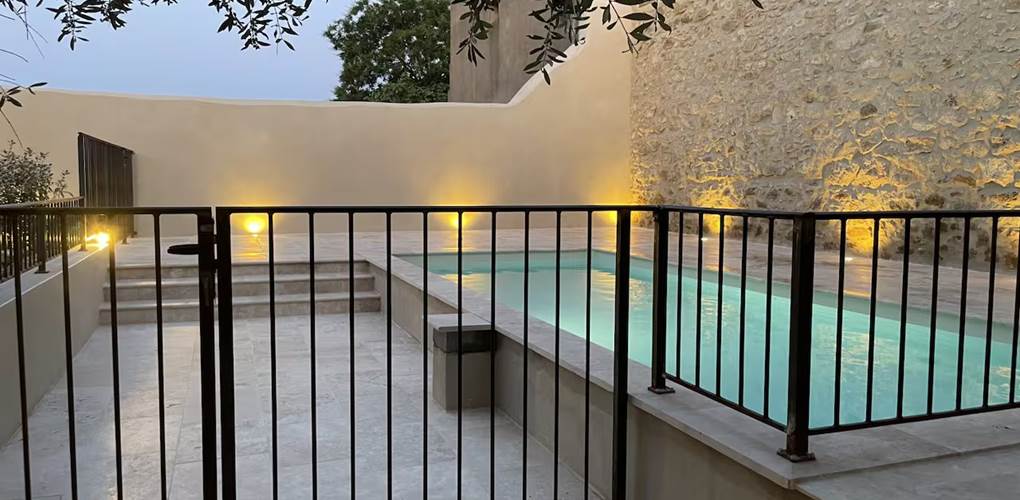 piscine-exterieur-detente-groupe