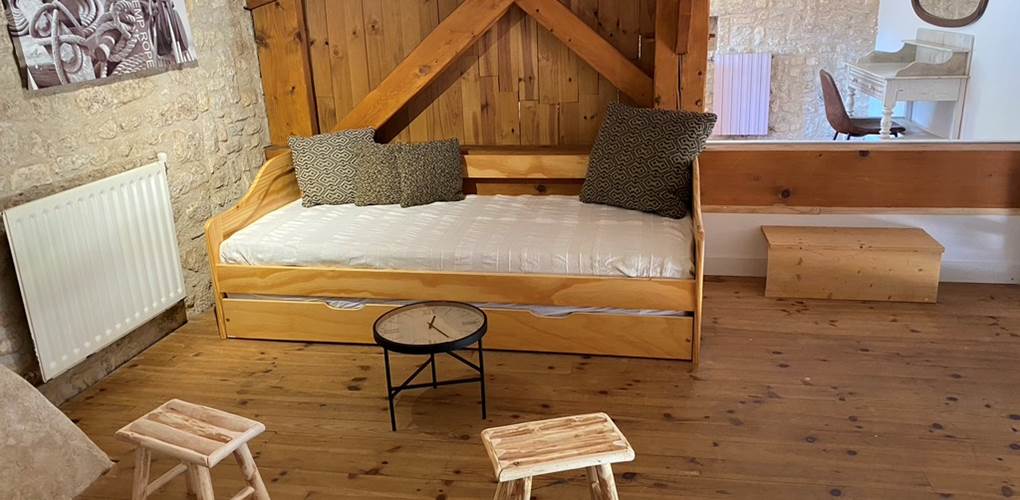 Mezzanine avec lit gigogne comprenant 2 lits de 90