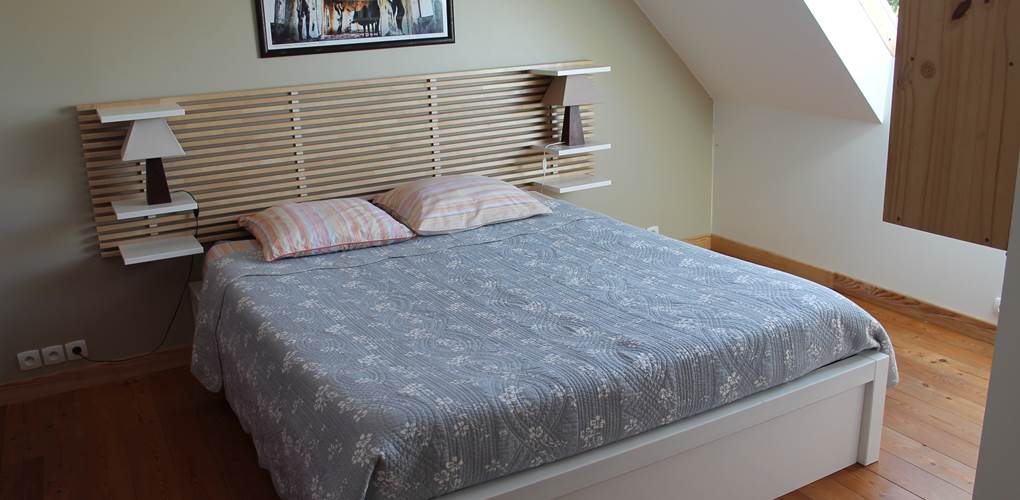 La chambre d'hôtes de "ile de Sein" un endroit calme et paisible, le lit fait 160 cm