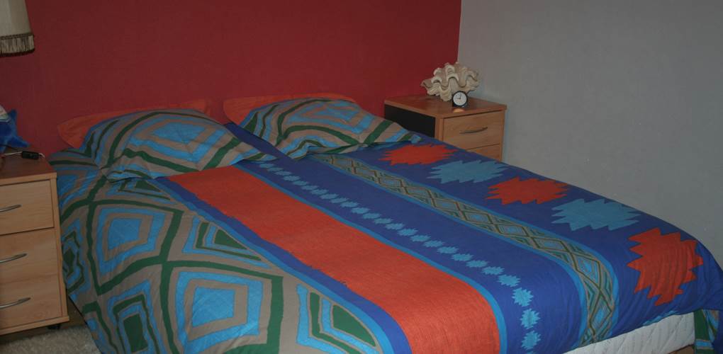 un grand lit 160 x 200