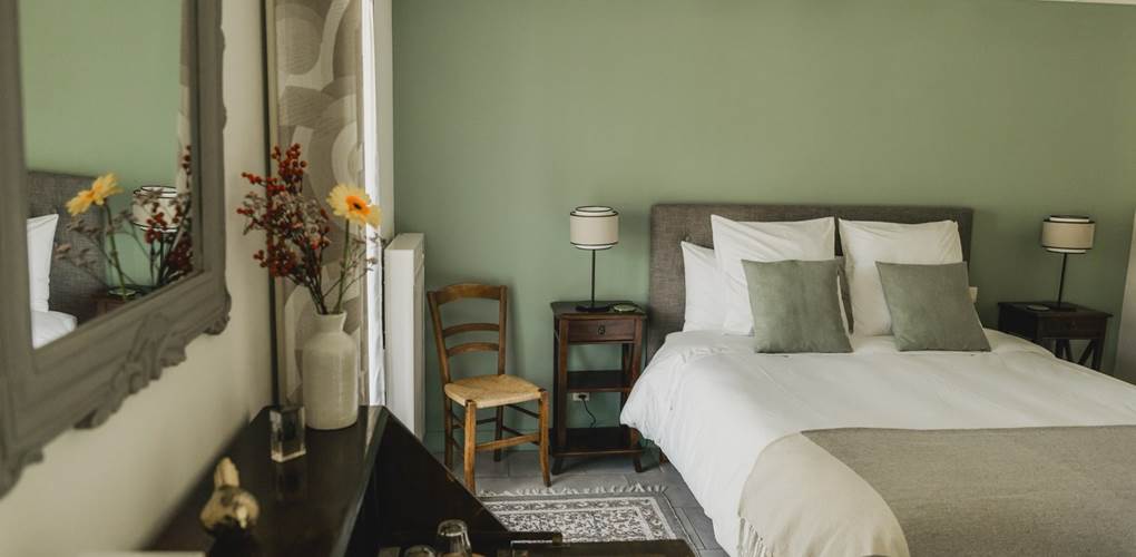 La chambre tilleul décoré avec élégance et chic
