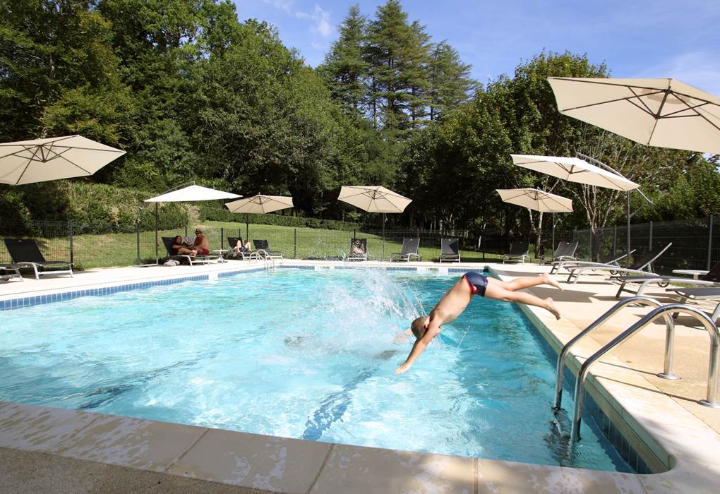Piscine Château de Puy Robert Lascaux - venez plonger... au Château de Puy Robert Lascaux