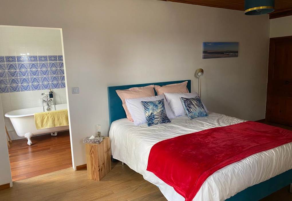 vue sur la salle de bain