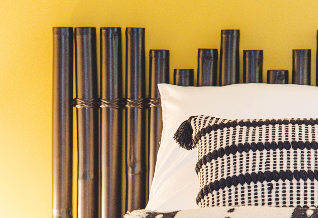 Enveloppez-vous de douceur avec notre tête de lit en bambou.