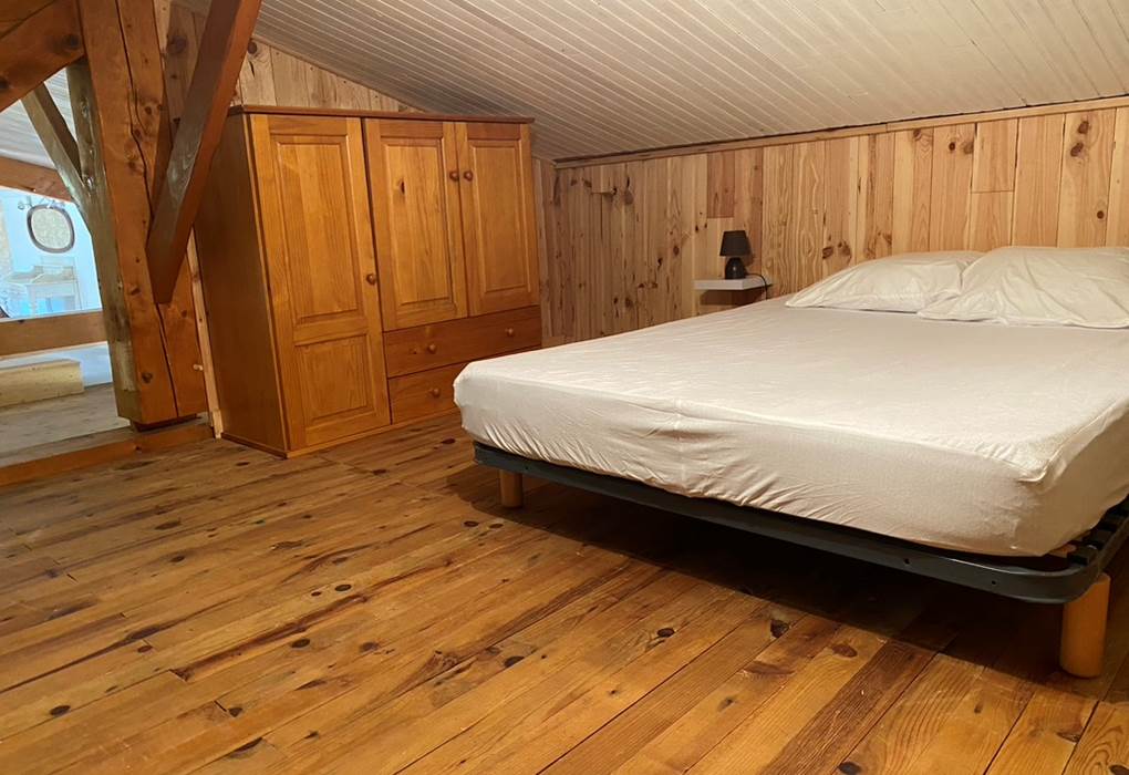 Chambre avec lit de 140