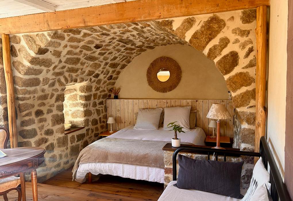 la calade chambres d'hotes et espace bien être ardèche chambre ocre