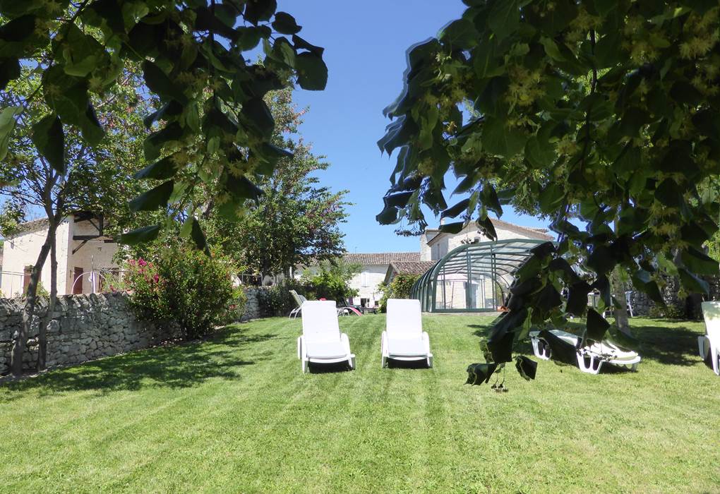 Saint Roch Tournecoupe gîte et chambres d'hôtes jardin piscine maison a