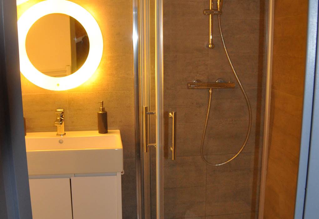 ESTABLOU #5 salle de bain e´tage