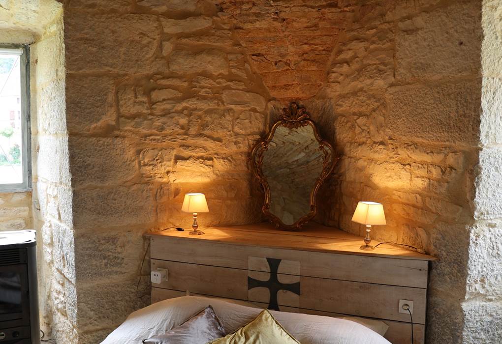 Chateau de Saint Chamarand, chambre des Templiers, la TOUR medievale  (3)