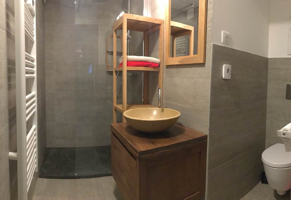 salle de bain du bas