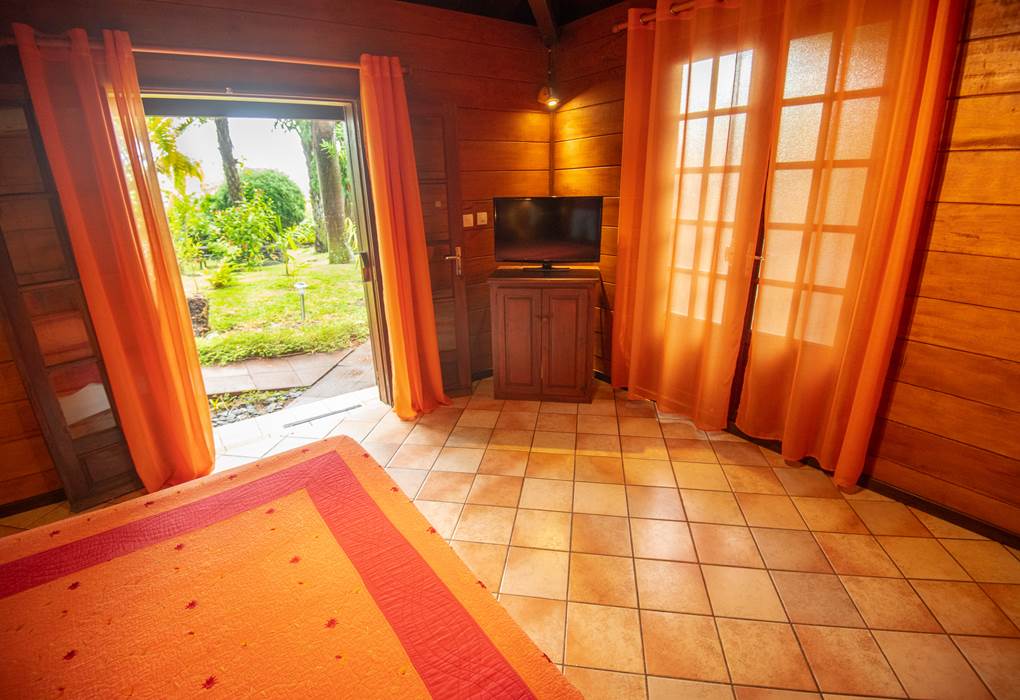 VUE JARDIN DU BUNGALOW