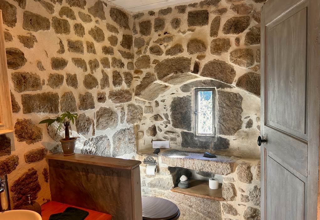 la calade chambres d'hotes et espace bien être ardèche chambre ardoise salle de bain