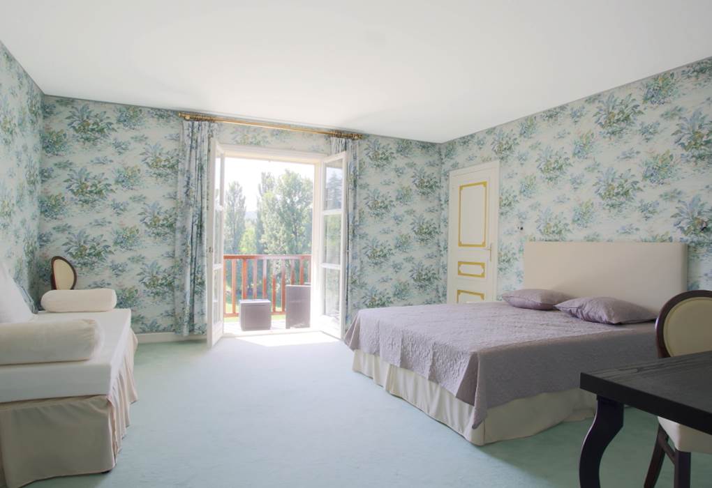 Chambre gîte 24 25 rez de chaussée avec balcon