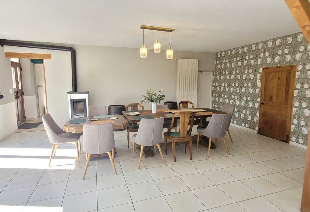 Salle à manger de 10 à 20 personnes Le corbeau et le renard 