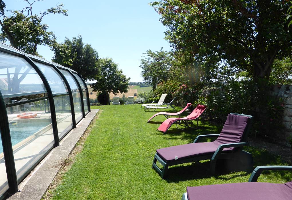 Saint Roch Tournecoupe gîte et chambres d'hôtes jardin piscine vallée b