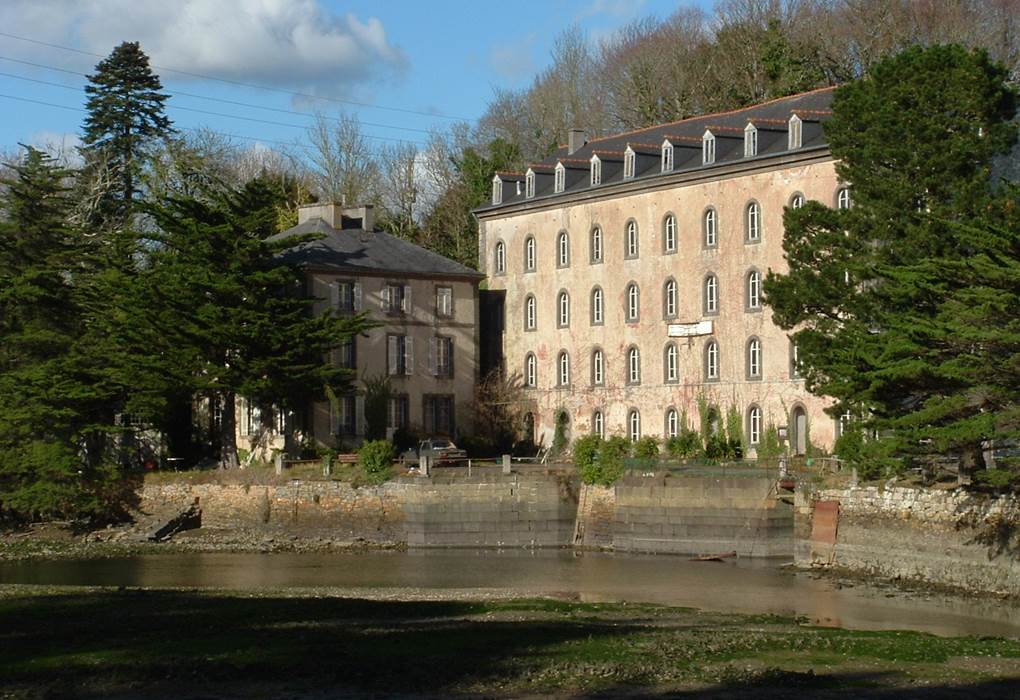 Gouelet-Ker, le moulin à marée sur le sentier côtier