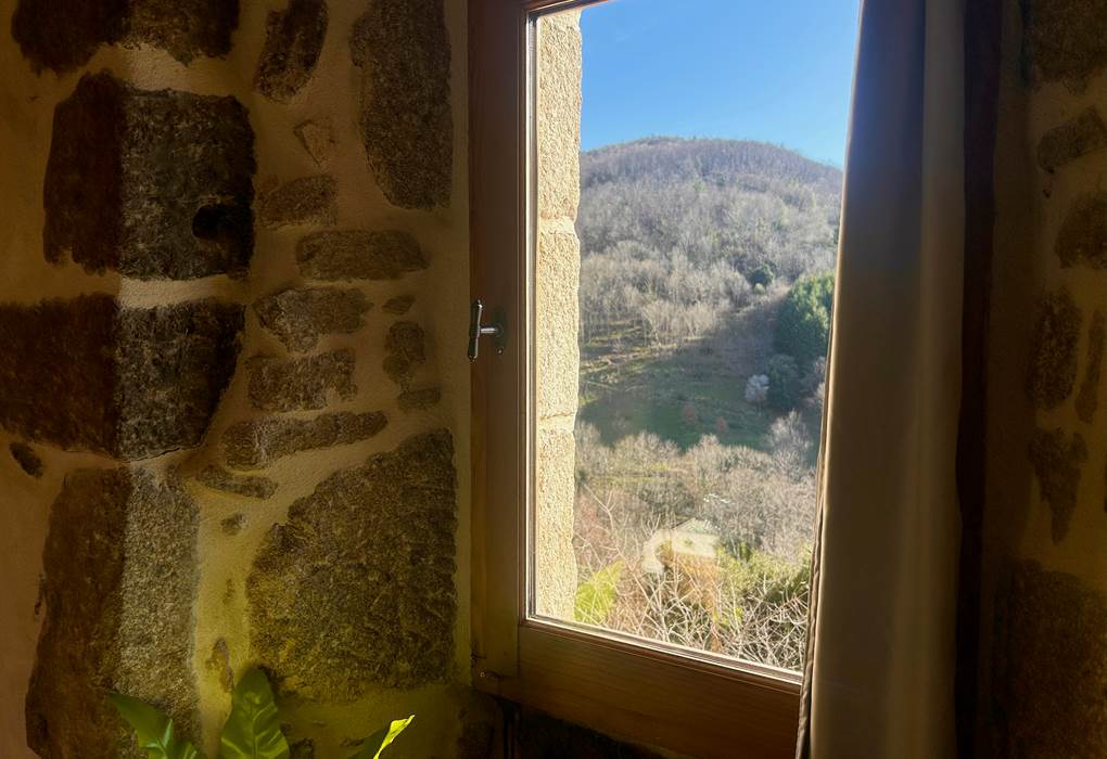 la calade chambres d'hotes et espace bien être ardèche vue sur les montagnes